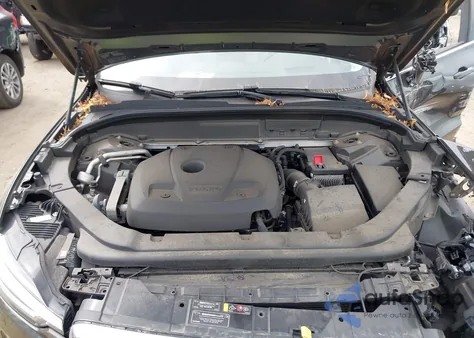 2018 Volvo Xc60 T5 Momentum from USA, damaged, VIN LYV102RK4JB082162